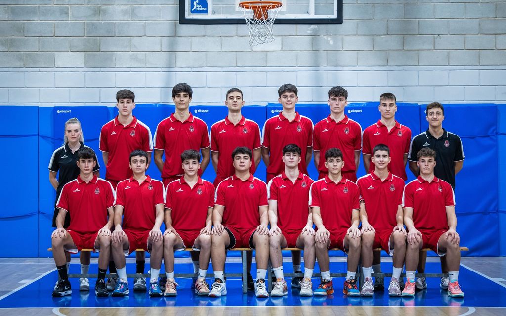 https://api.clupik.com/clubs/117/teams/171308/picture/ff5dc081-4b52-4ca4-b97c-5be842cc213e.large.jpg