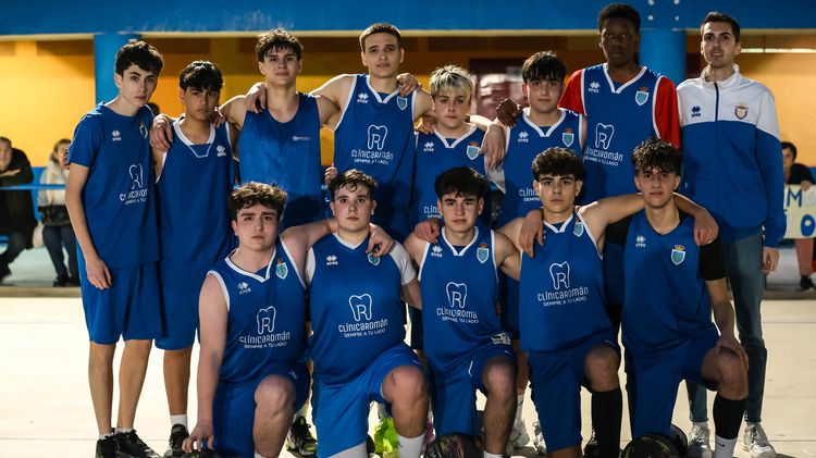 https://api.clupik.com/clubs/5697/teams/387187/picture/8e114413-61c5-4b19-8ff3-24f6ab5c999c.medium.jpg