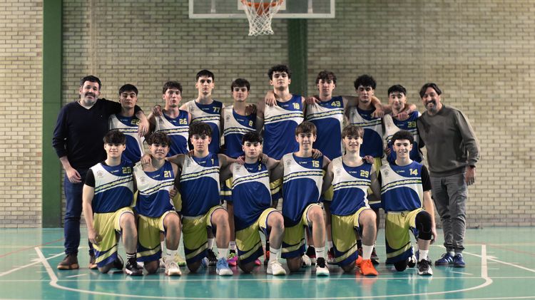 https://api.clupik.com/clubs/5697/teams/387194/picture/7c03e6bf-824f-4ef1-8e25-6c019e1c1868.medium.jpg