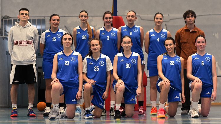 https://api.clupik.com/clubs/5697/teams/387203/picture/a19ebfb8-175e-41fe-8291-4b39a1a06816.medium.jpg