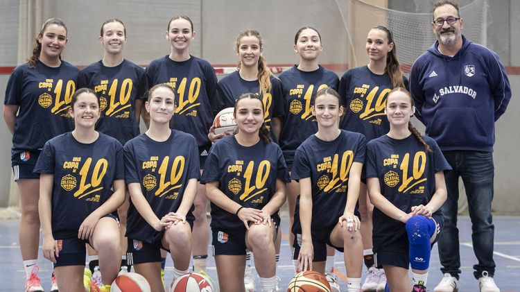 https://api.clupik.com/clubs/5697/teams/387209/picture/2d64398c-8fae-4068-8d8a-cfbf43b807d5.medium.jpg