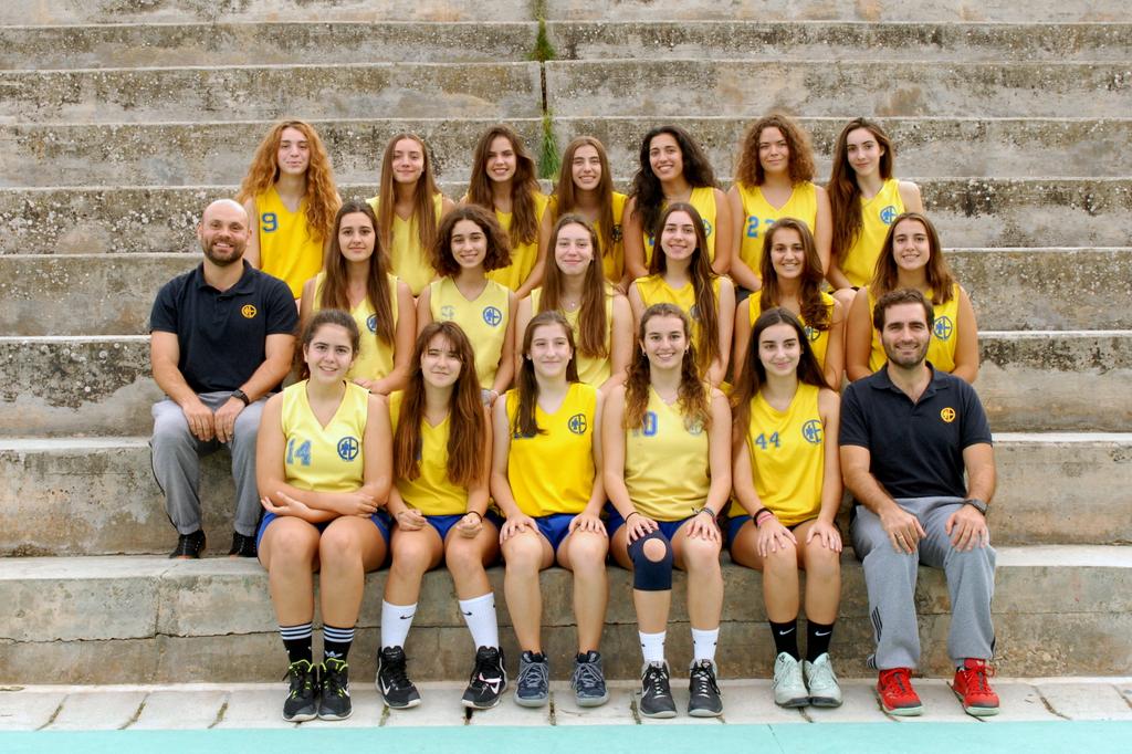https://api.clupik.com/clubs/61/teams/8575/picture/f43b5609-7d76-43e4-ad31-1e86256127fe.large.jpg