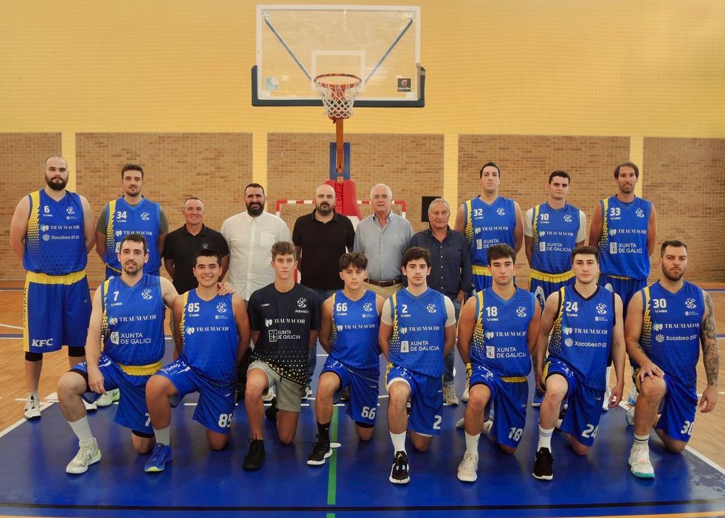 https://api.clupik.com/clubs/87/teams/178960/picture/174b56e0-fa50-4587-9650-a70ac3303761.large.jpg